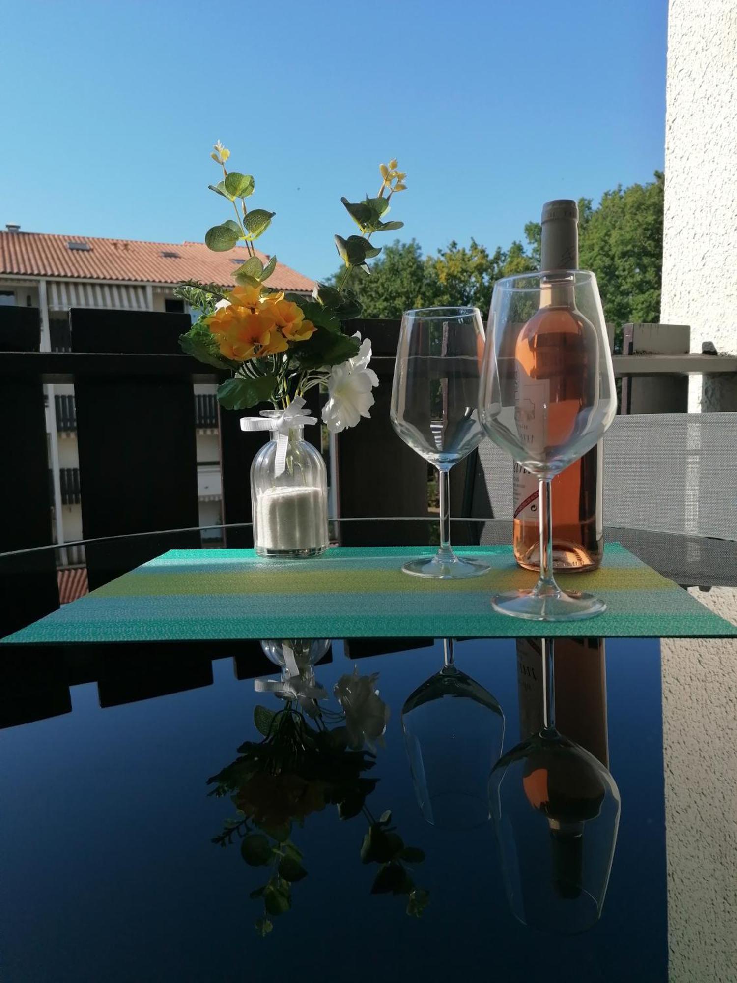 Agreable Studio Avec Terrasse A150M De La Plage Lägenhet Saint-Georges-de-Didonne Exteriör bild